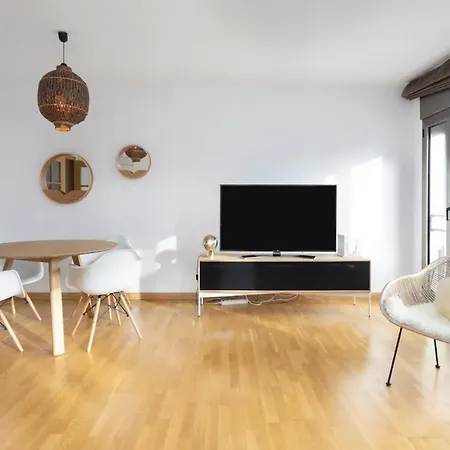 Hauzify I Ramon Y Cajal Apartment *