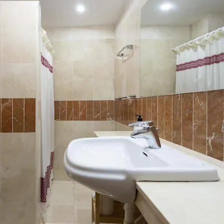 Hauzify I Ramon Y Cajal Apartment