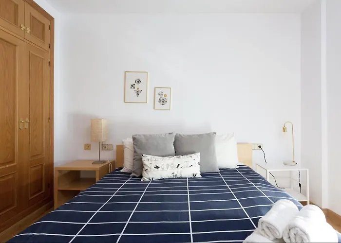 Hauzify I Ramon Y Cajal Appartement