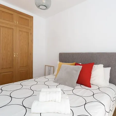 Hauzify I Ramon Y Cajal Apartmán *